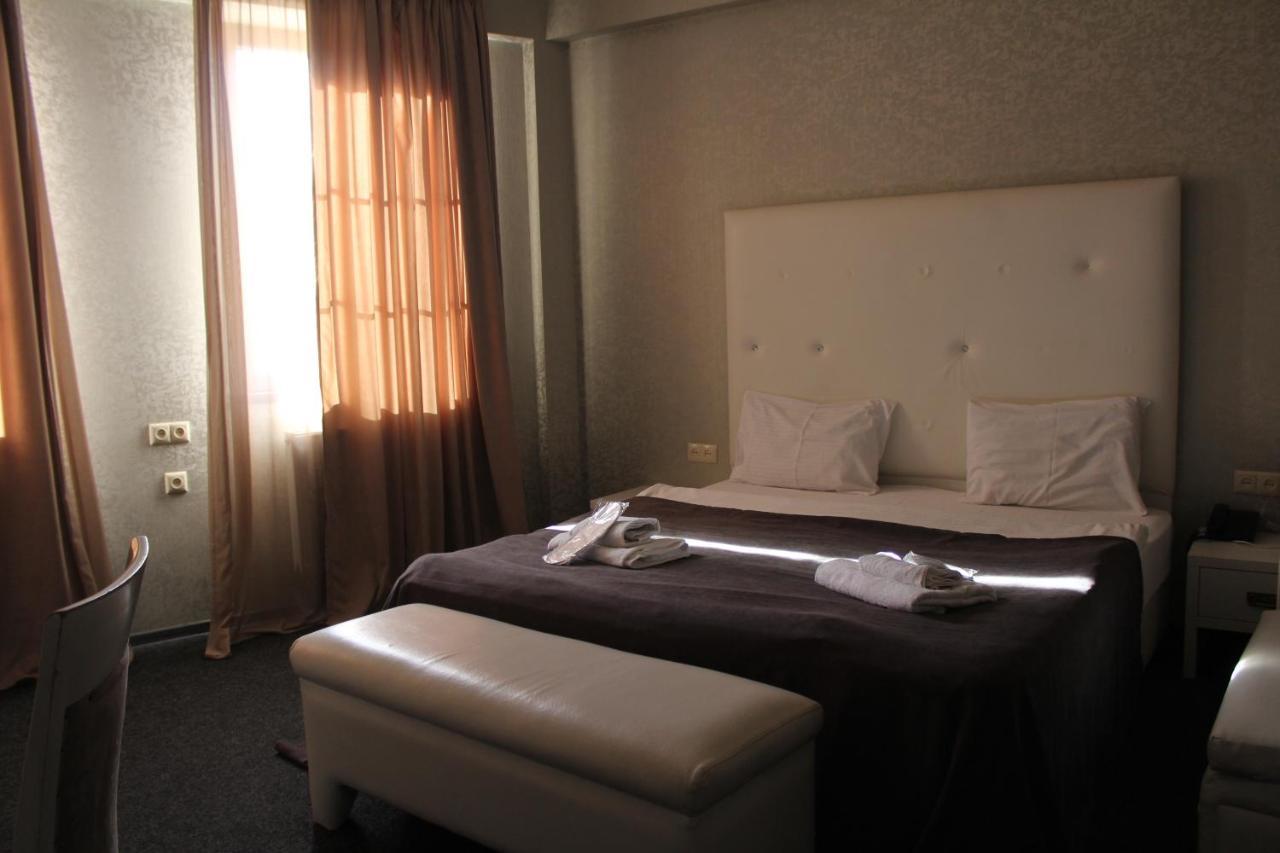 Hotel Plaza Tbilisi Eksteriør billede